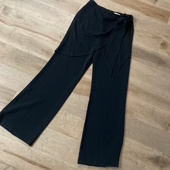 Cinq à sept black pants with front detail, size 4 - Picture 2 of 5